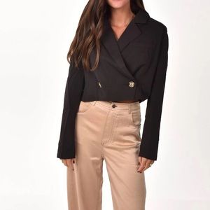 NWOT Crescent Black Cropped Blazer Top